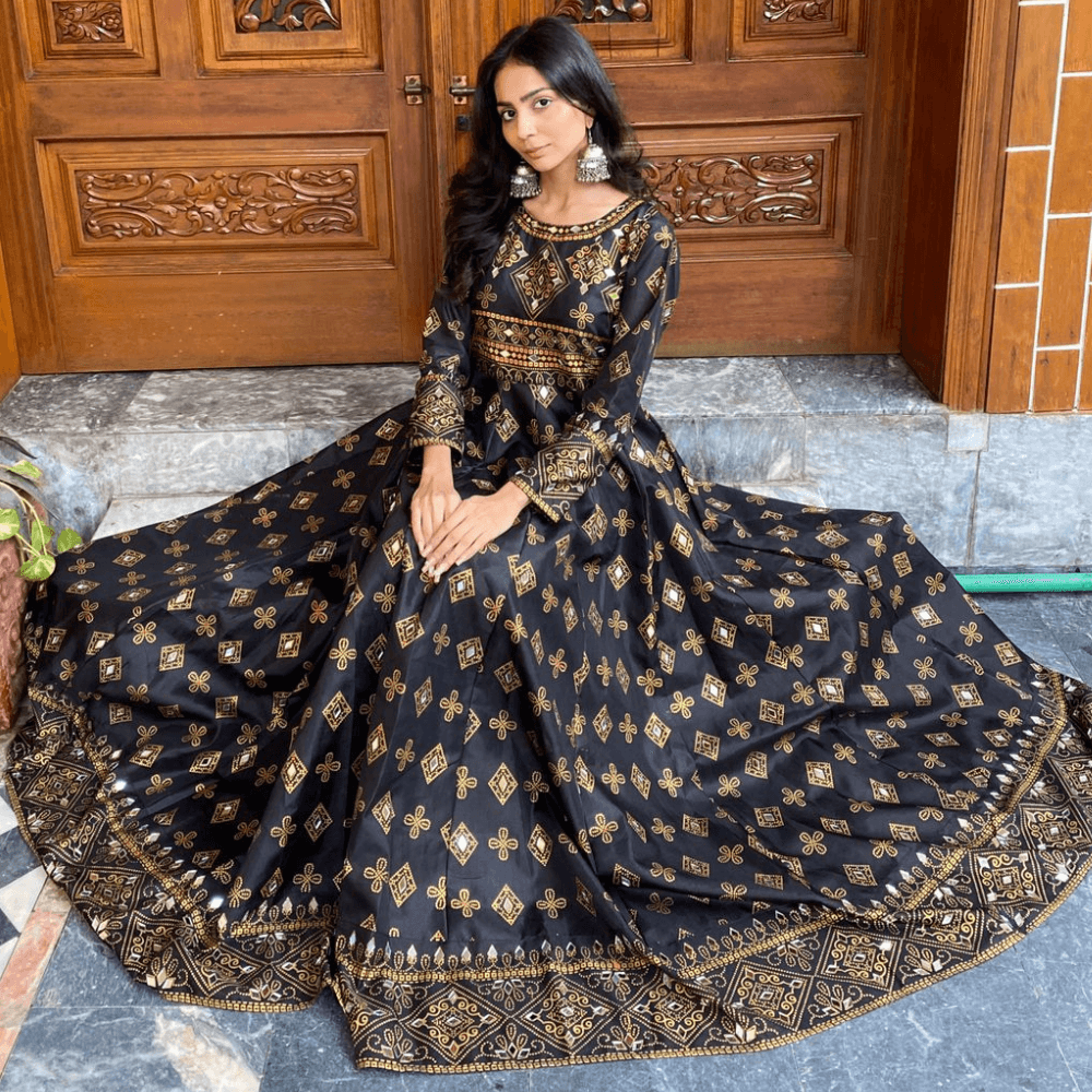 Sheesh Mahal Maxi A Regal Ensemble Fit for Royalty! 👗 - Virsa