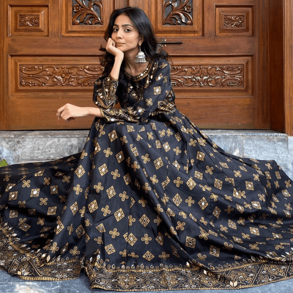 Sheesh Mahal Maxi A Regal Ensemble Fit for Royalty! 👗 - Virsa
