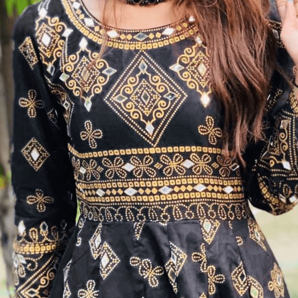 Sheesh Mahal Maxi A Regal Ensemble Fit for Royalty! 👗 - Virsa