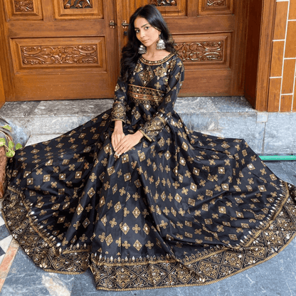 Sheesh Mahal Maxi A Regal Ensemble Fit for Royalty! 👗 - Virsa