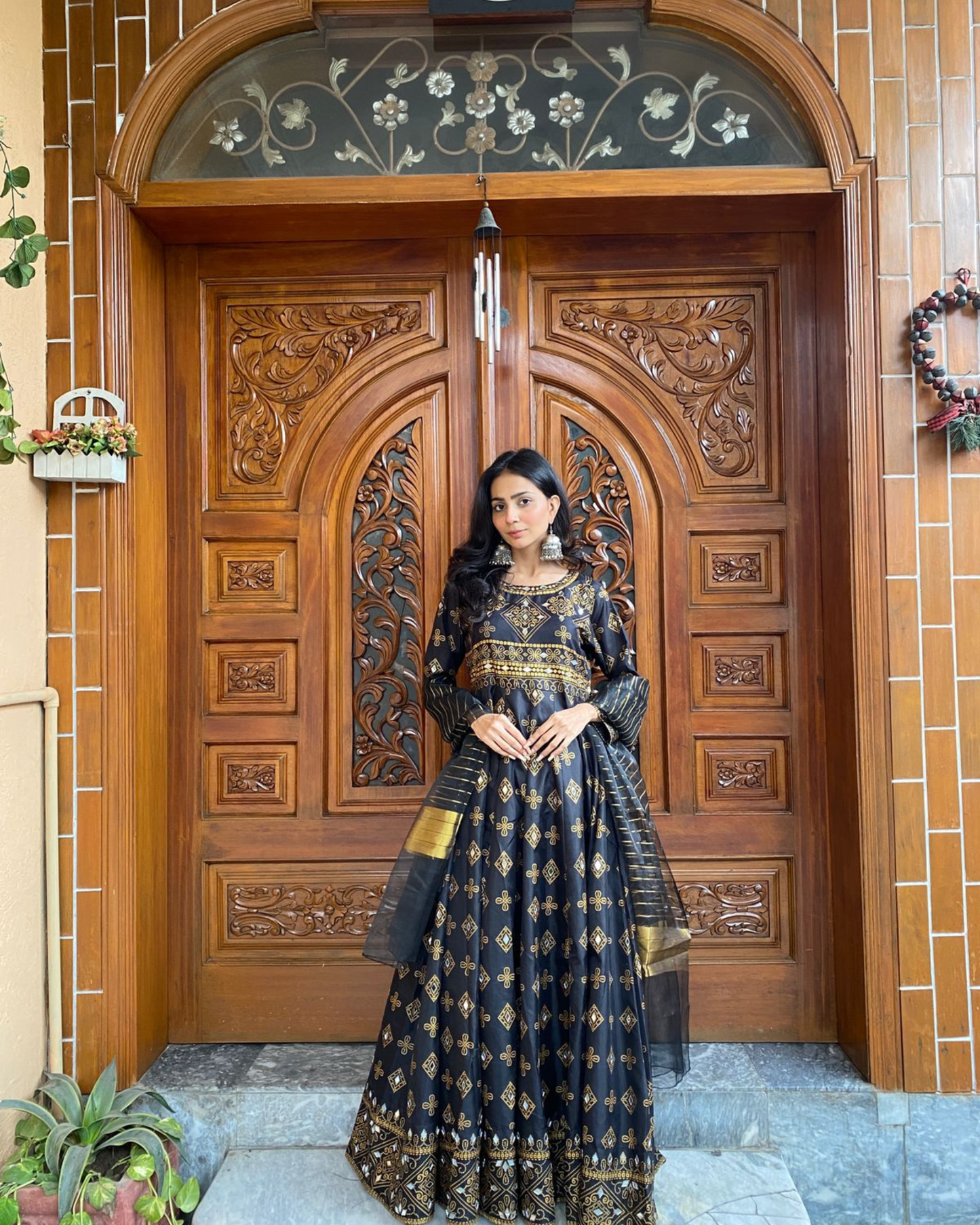 Sheesh Mahal-BLK