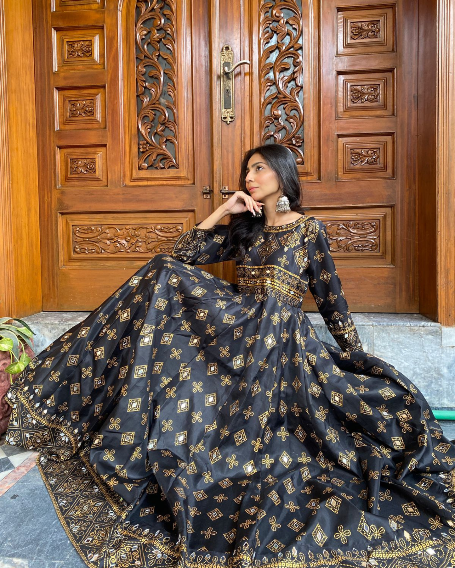 Sheesh Mahal-BLK