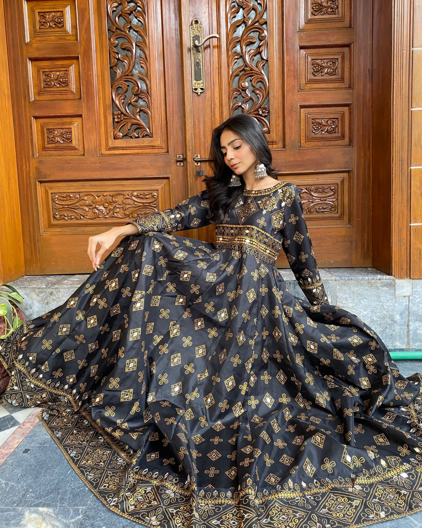Sheesh Mahal-BLK