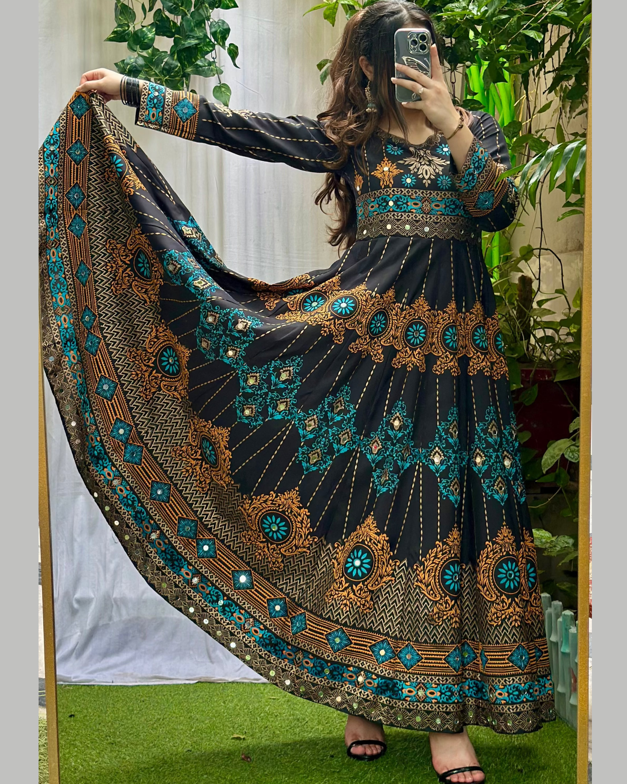 Gul Naaz-BLK Secondary image